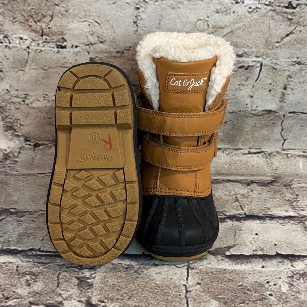 Cat & Jack Tan and Black Thermolite  Snow Boots - Picture 4 of 10